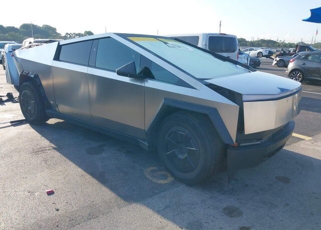 2025 TESLA Cybertruck