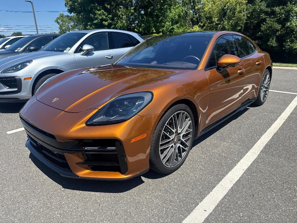 2025 PORSCHE Panamera