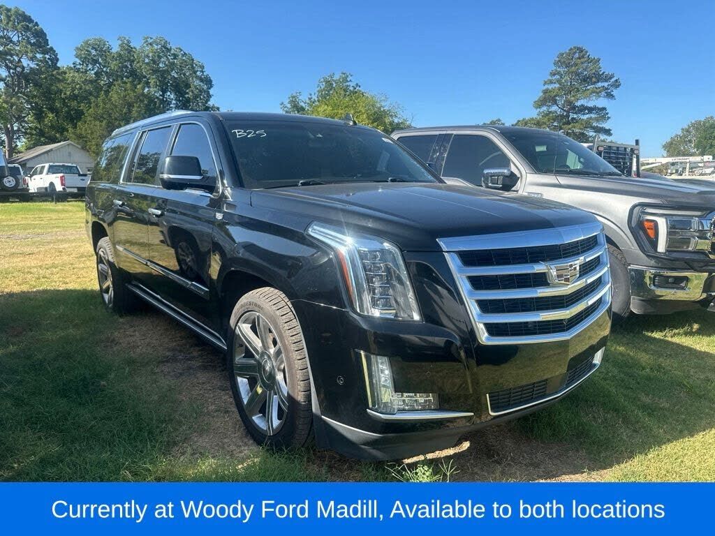 2017 CADILLAC Escalade ESV