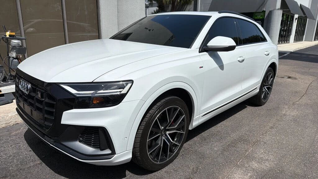 2020 AUDI Q8