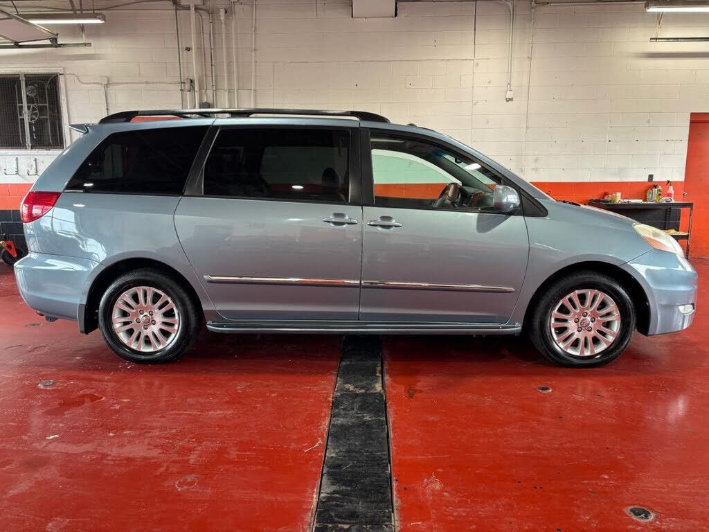 2008 TOYOTA Sienna