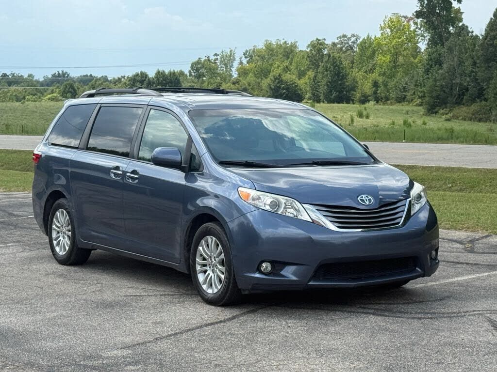 2015 TOYOTA Sienna