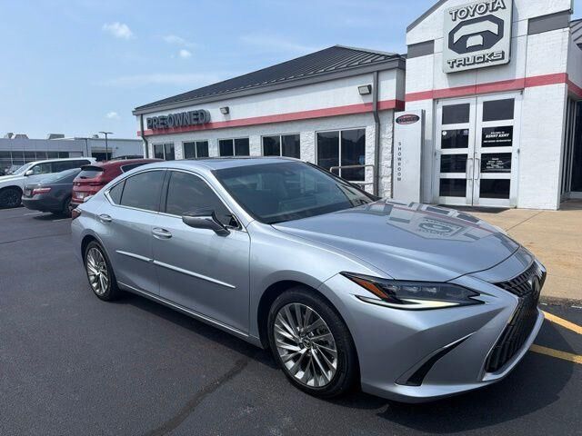 2023 LEXUS ES