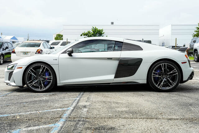 2023 AUDI R8