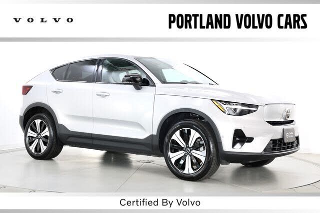 2023 VOLVO C40