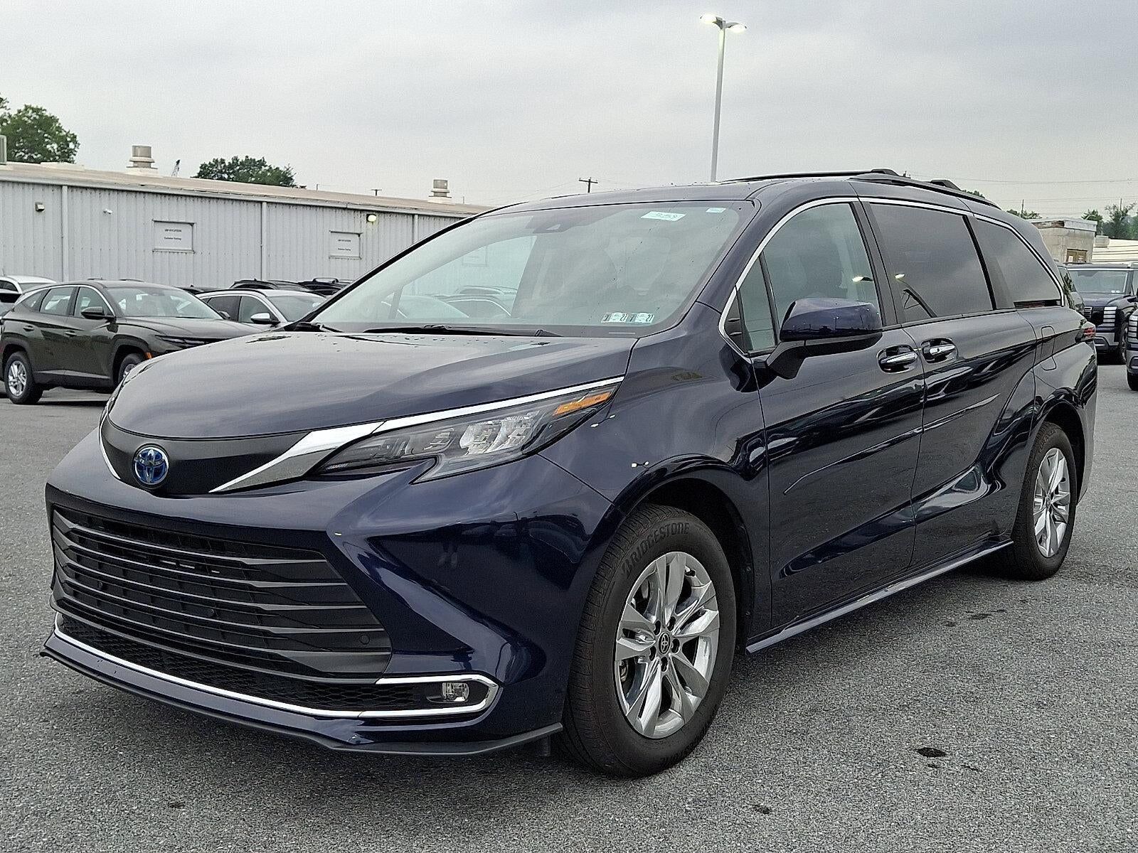2024 TOYOTA Sienna