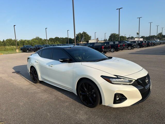 2023 NISSAN Maxima