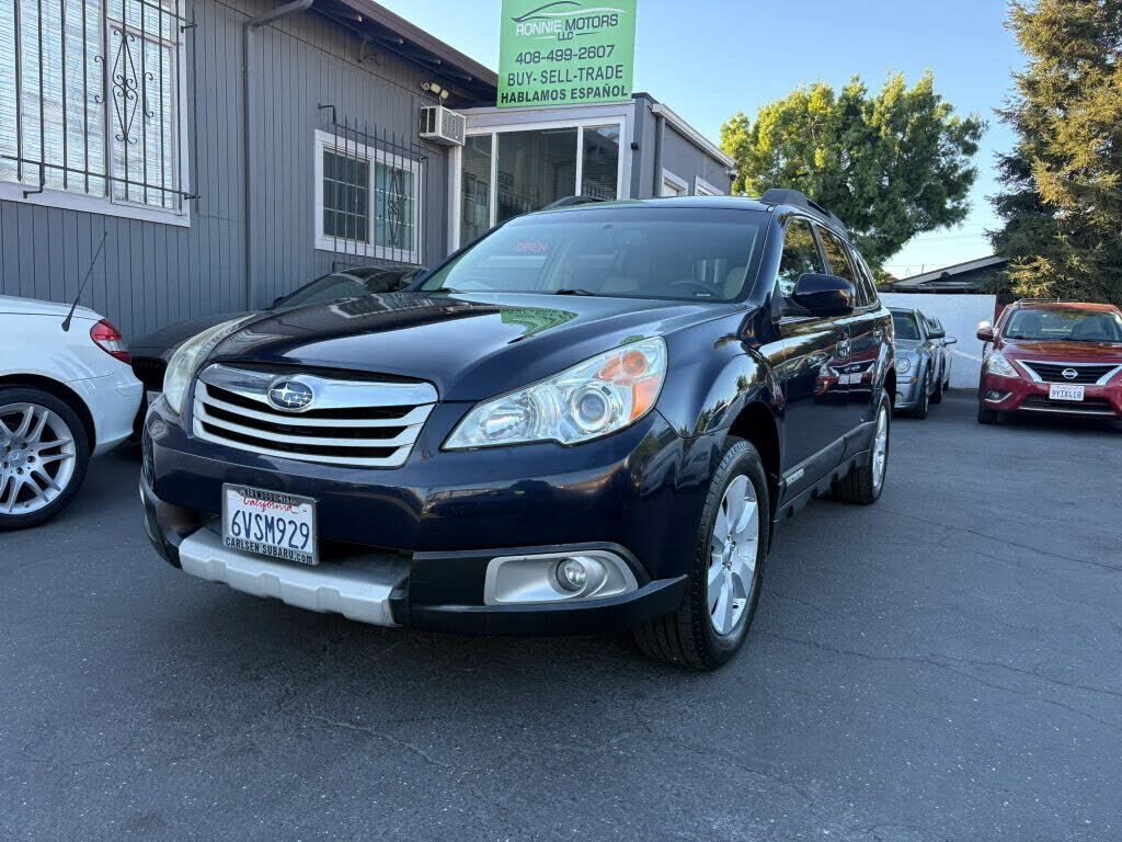 2012 SUBARU Outback