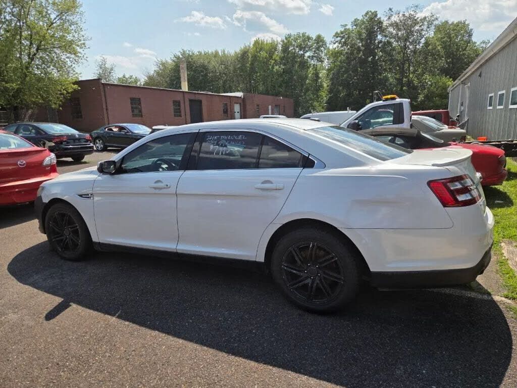 2015 FORD Taurus