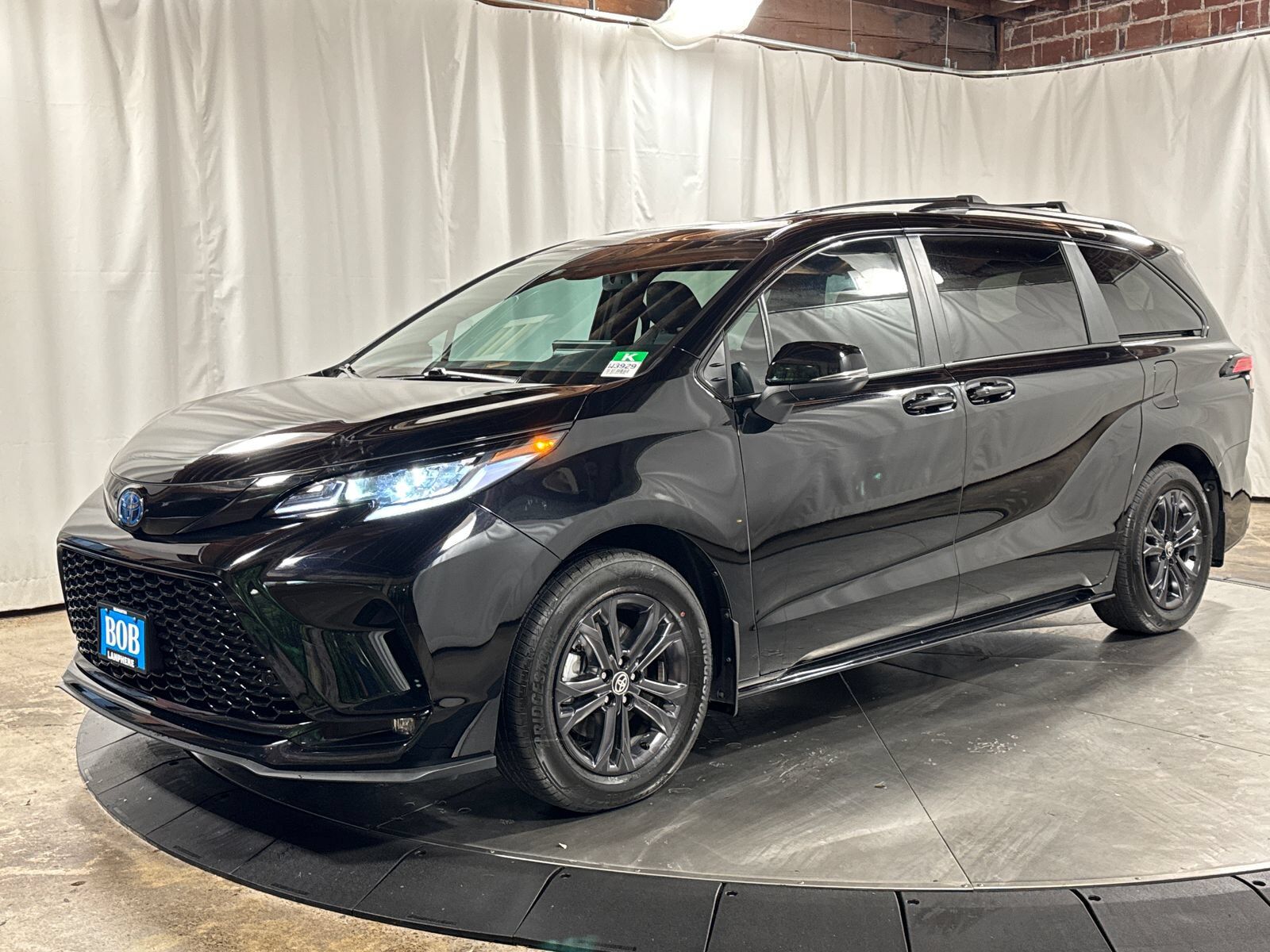 2025 TOYOTA Sienna