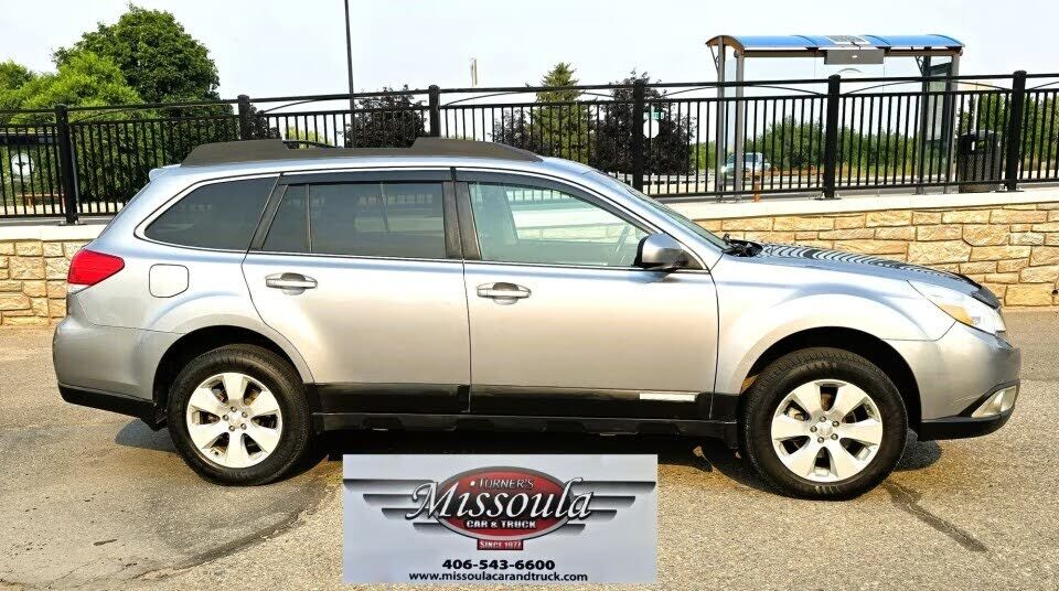 2011 SUBARU Outback