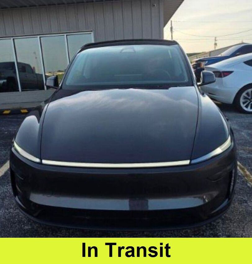 2026 TESLA Model Y