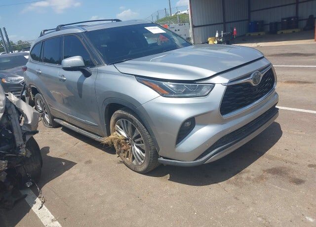 2021 TOYOTA Highlander