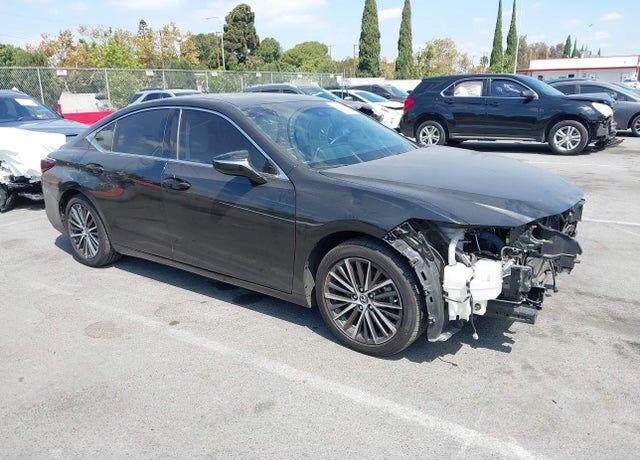 2022 LEXUS ES