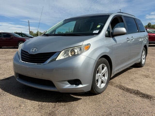 2014 TOYOTA Sienna
