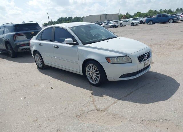 2011 VOLVO S40