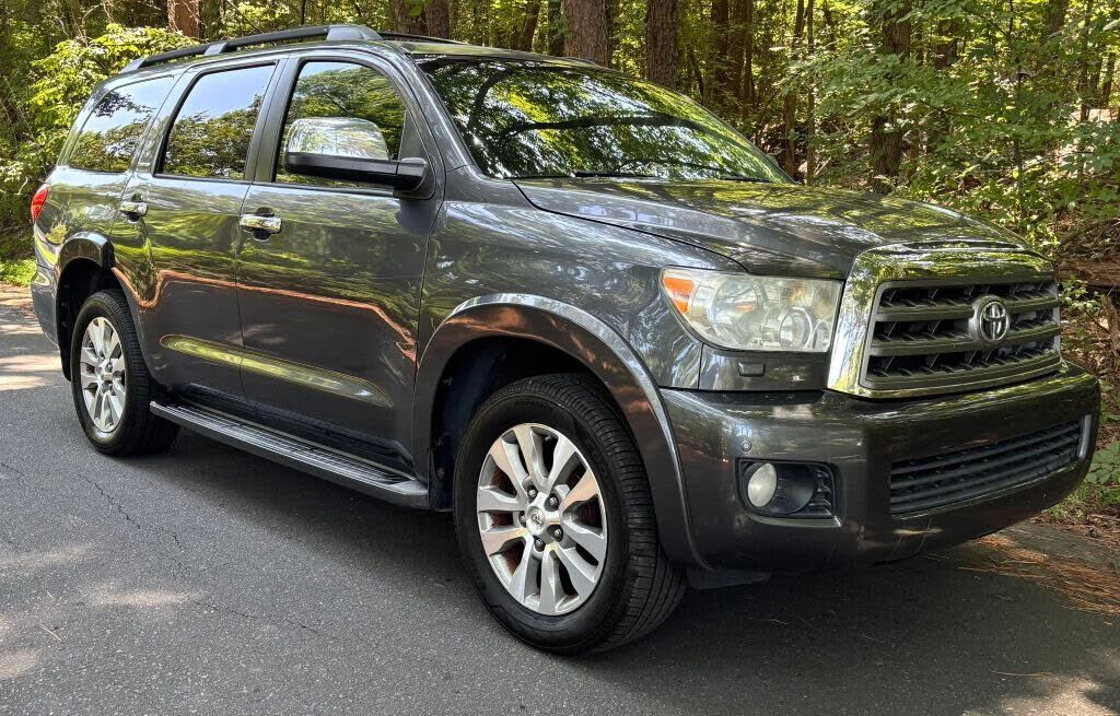 2013 TOYOTA Sequoia
