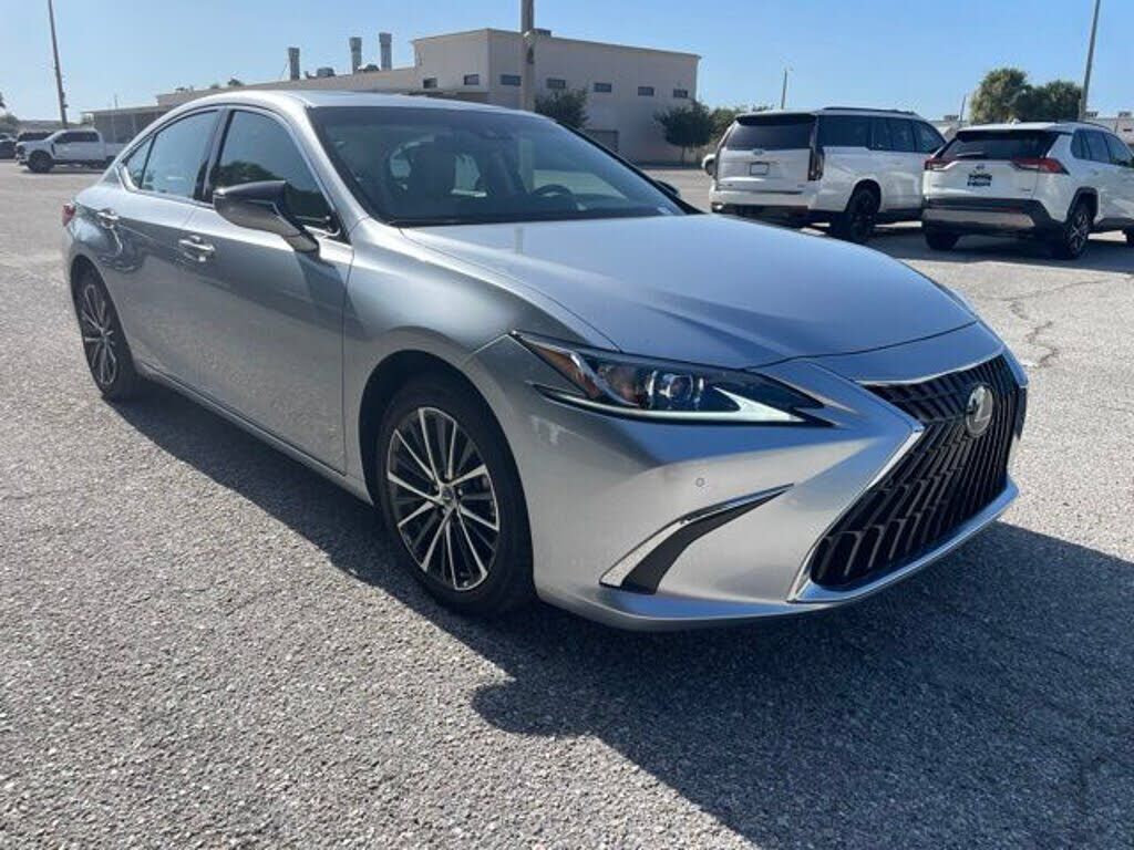 2025 LEXUS ES