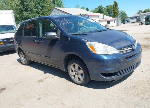 2004 TOYOTA Sienna