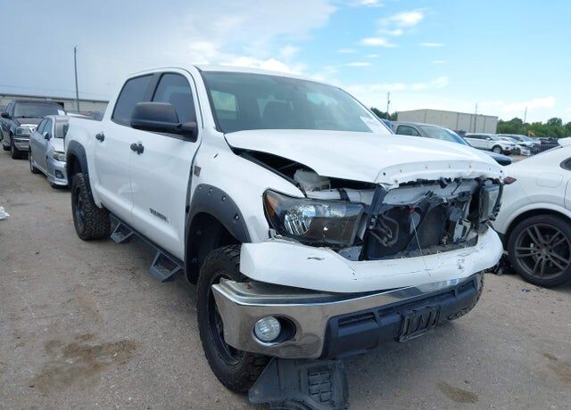 2013 TOYOTA Tundra