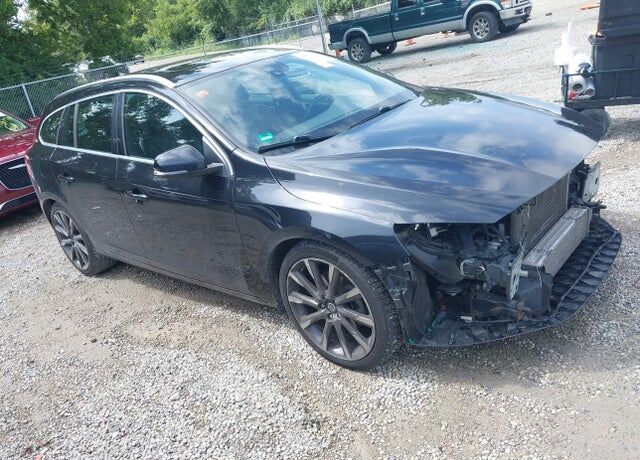 2015 VOLVO V60