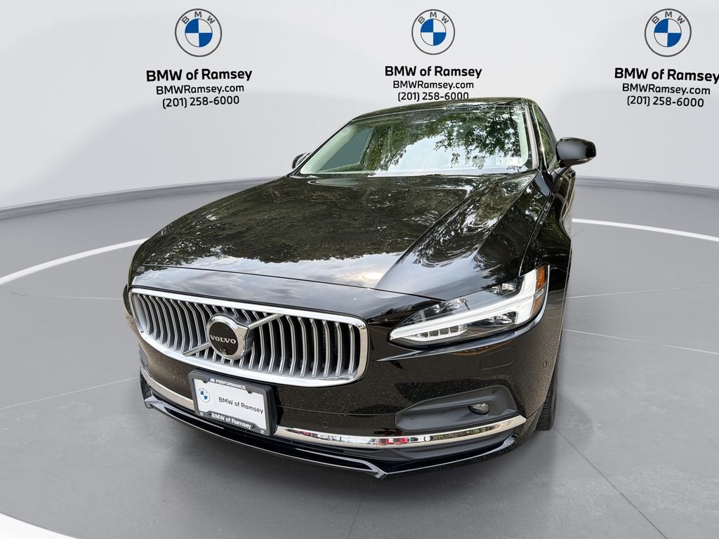 2025 VOLVO S90
