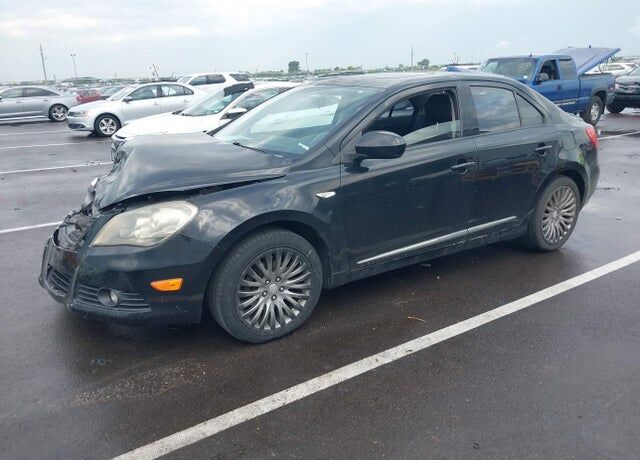 2010 SUZUKI Kizashi