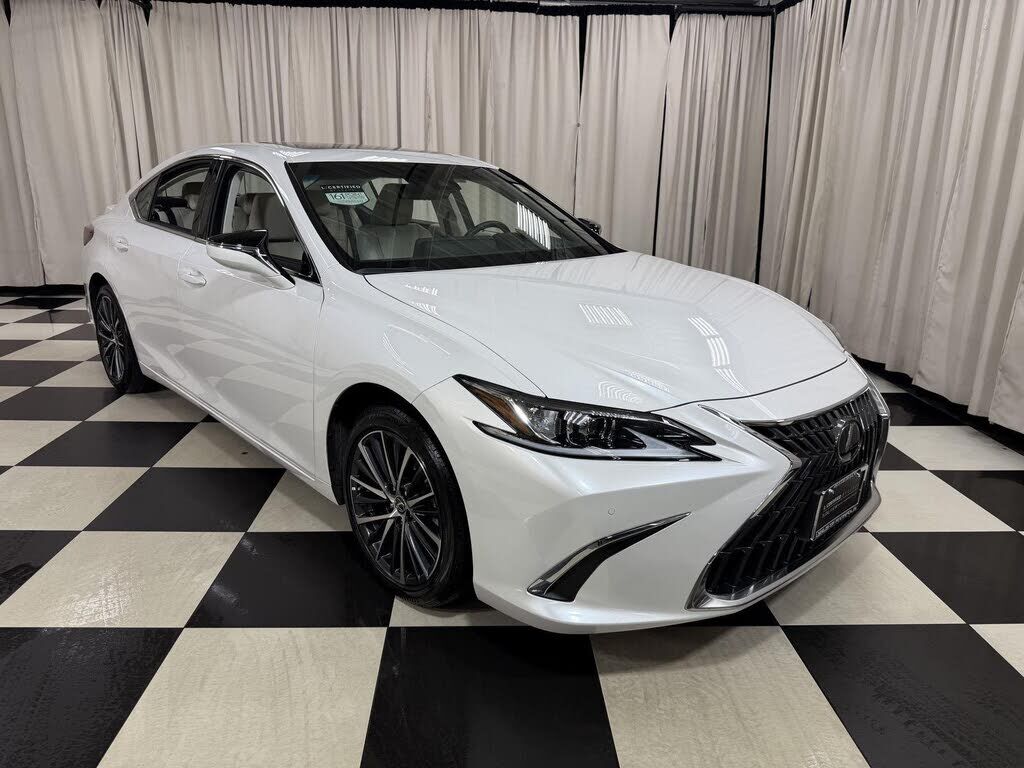 2025 LEXUS ES