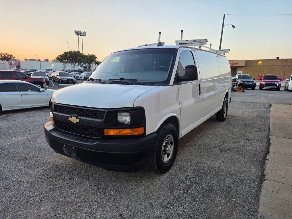 2017 CHEVROLET Express