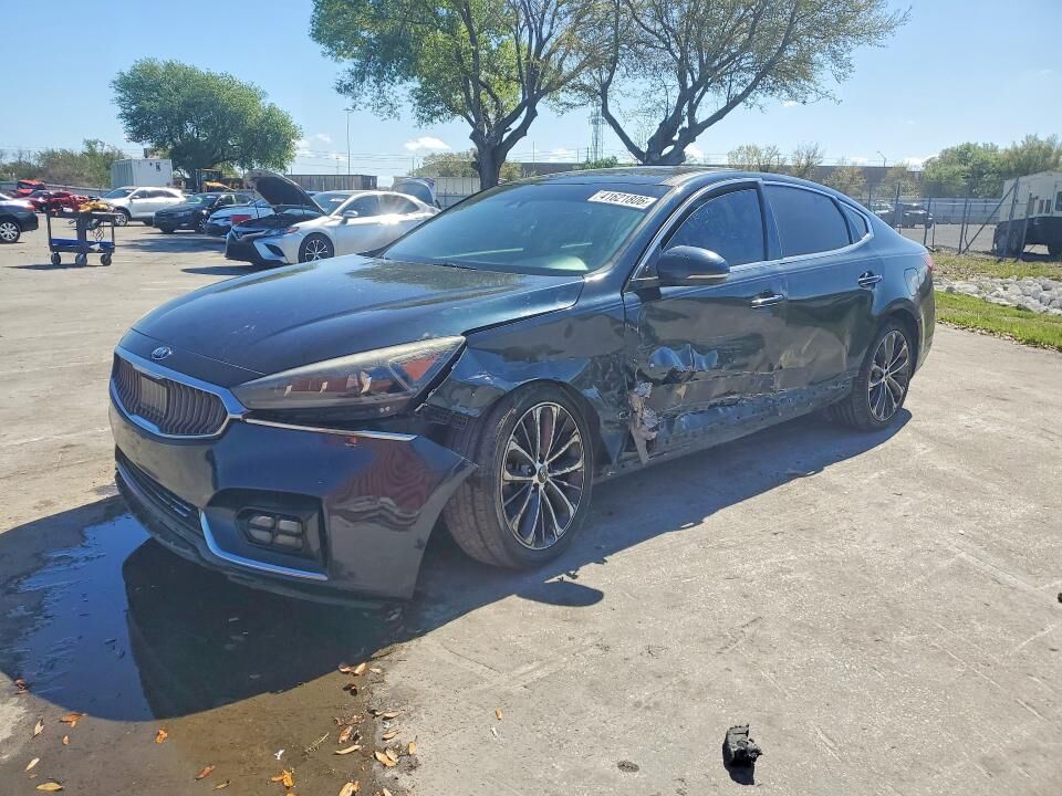 2017 KIA Cadenza