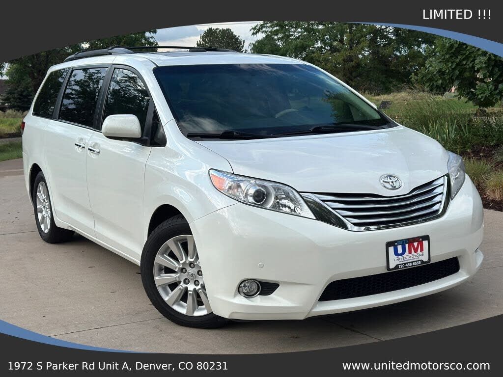 2011 TOYOTA Sienna