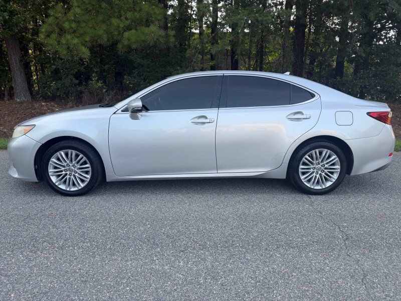 2013 LEXUS ES