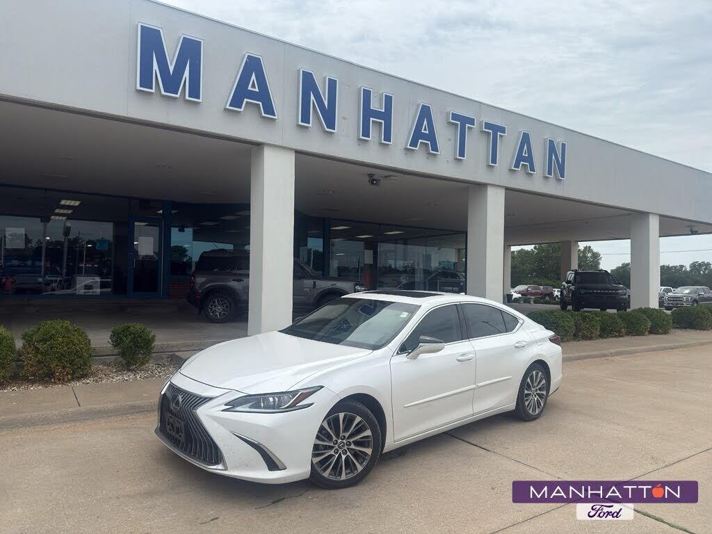 2020 LEXUS ES
