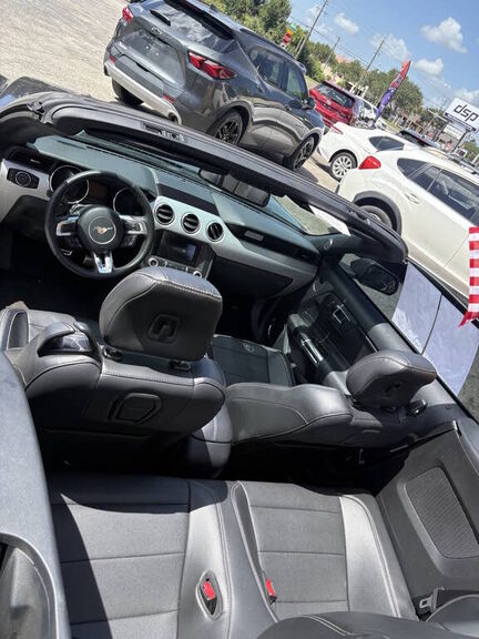 2017 FORD Mustang