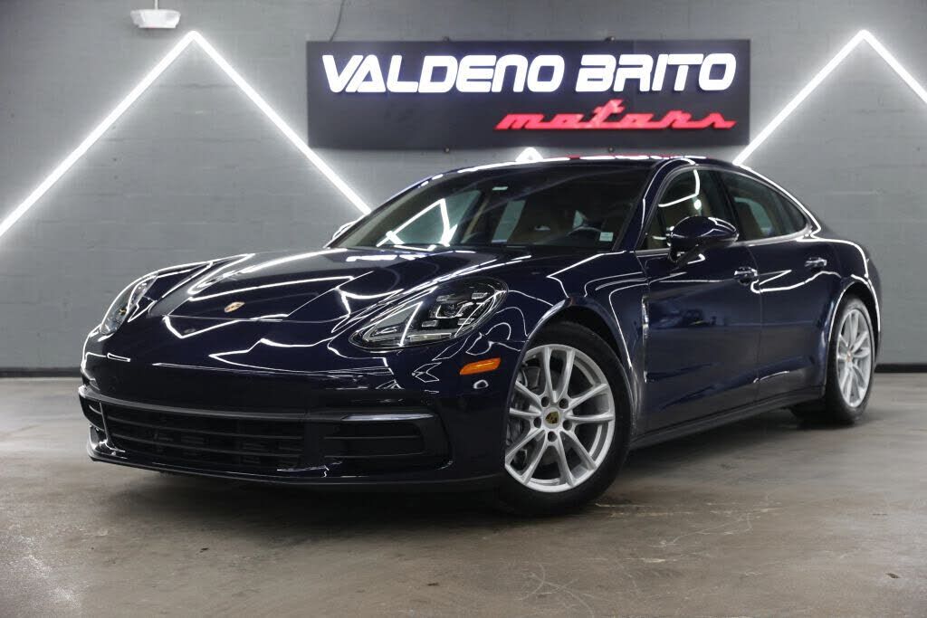 2018 PORSCHE Panamera