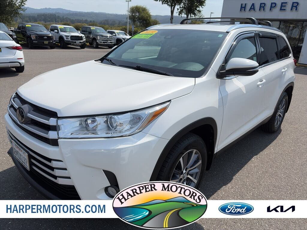 2019 TOYOTA Highlander
