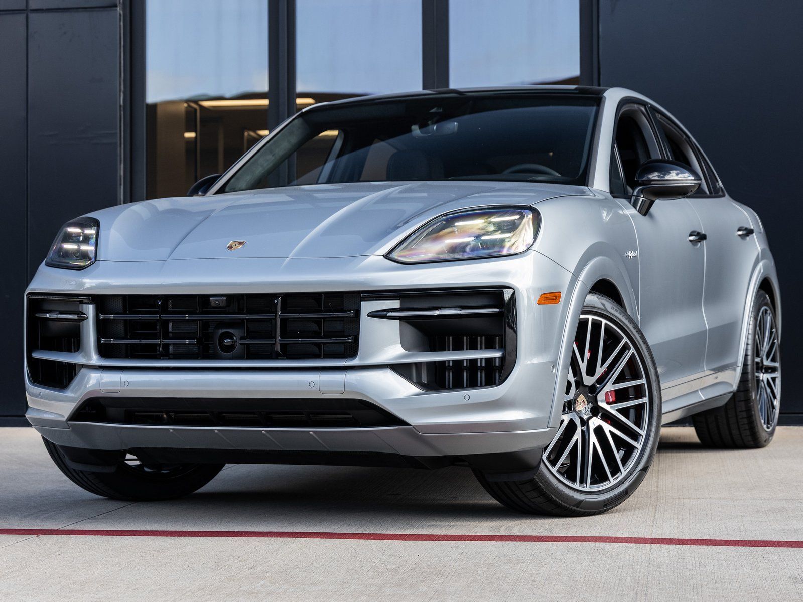 2025 PORSCHE Cayenne