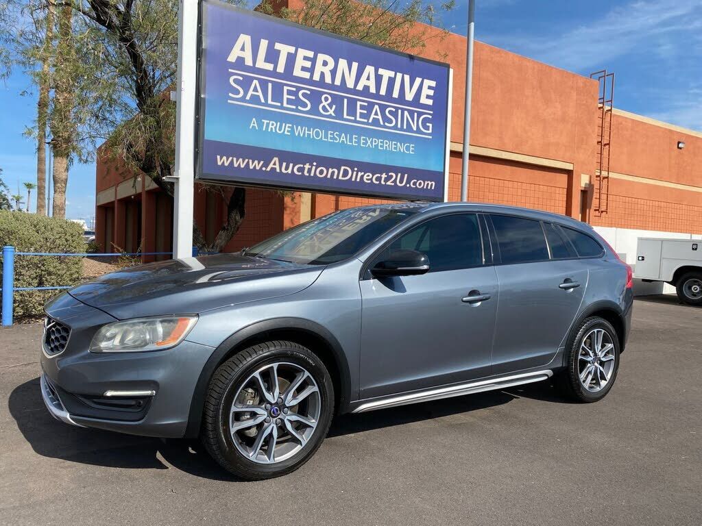 2018 VOLVO V60