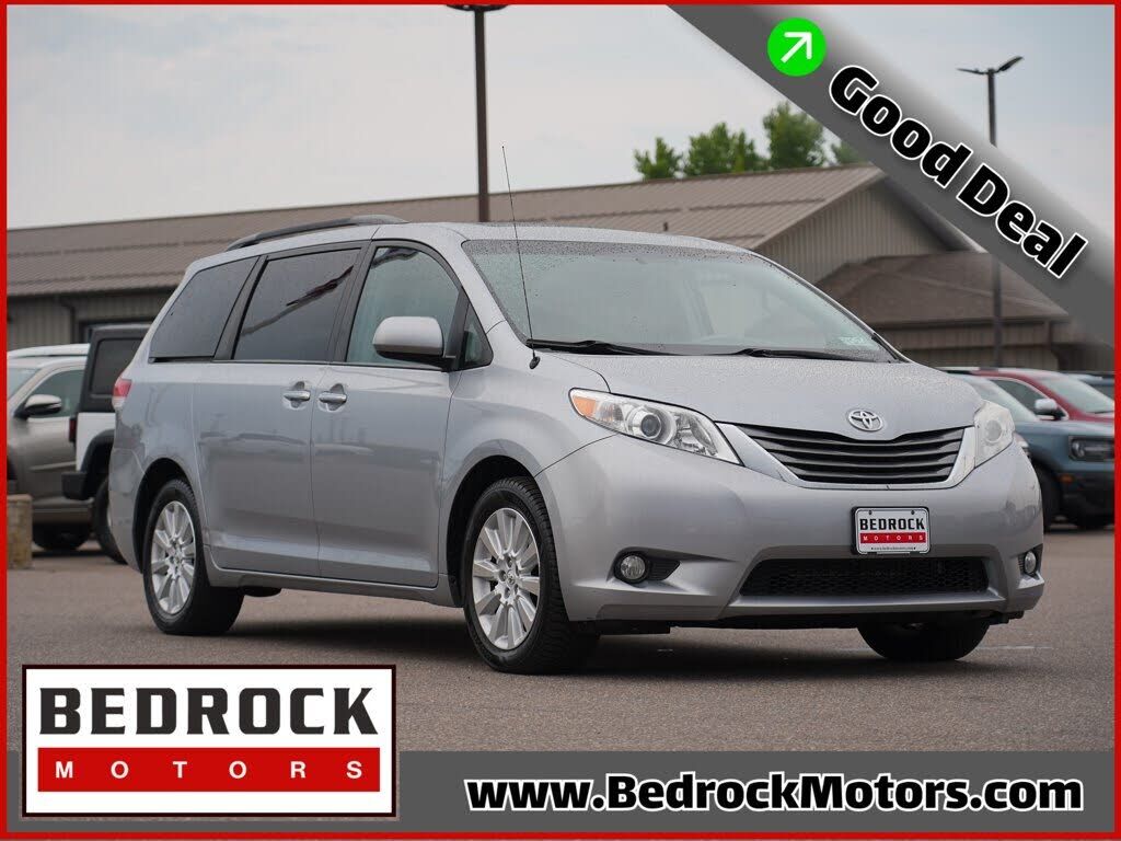 2014 TOYOTA Sienna