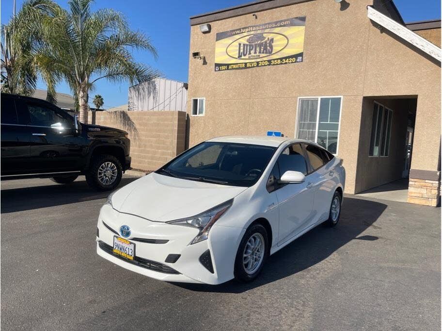 2016 TOYOTA PRIUS
