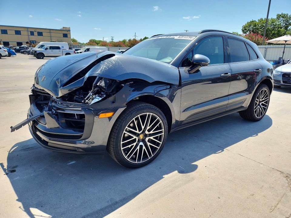 2026 PORSCHE Macan