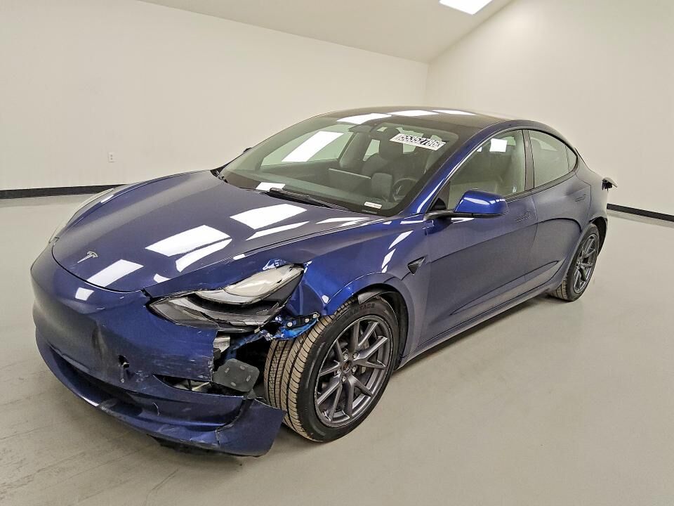 2022 TESLA Model 3