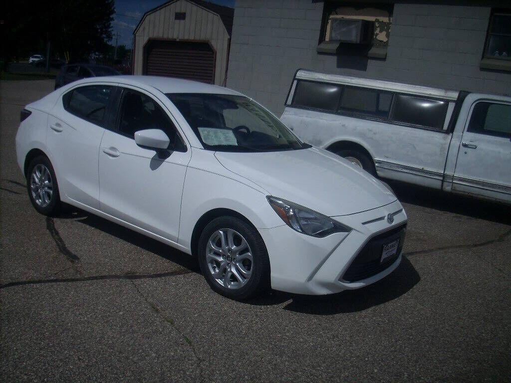 2017 TOYOTA Yaris