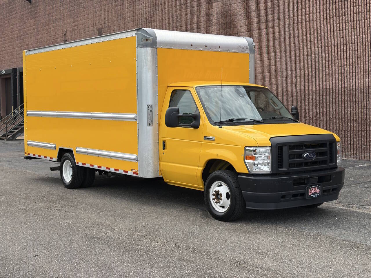 2022 FORD E-350
