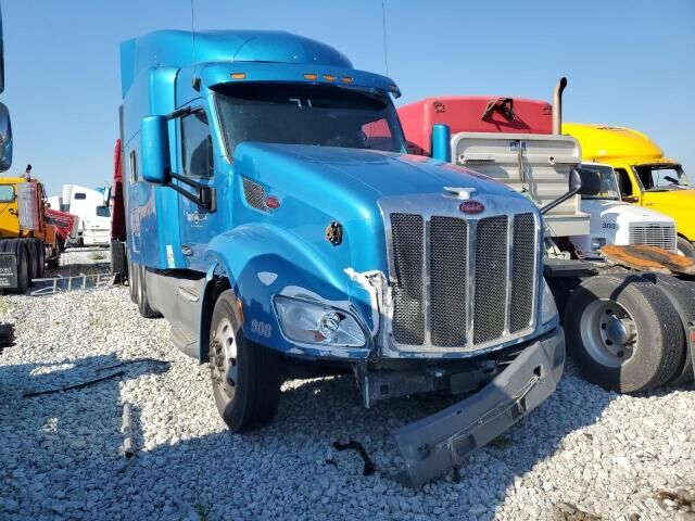 2017 PETERBILT 579