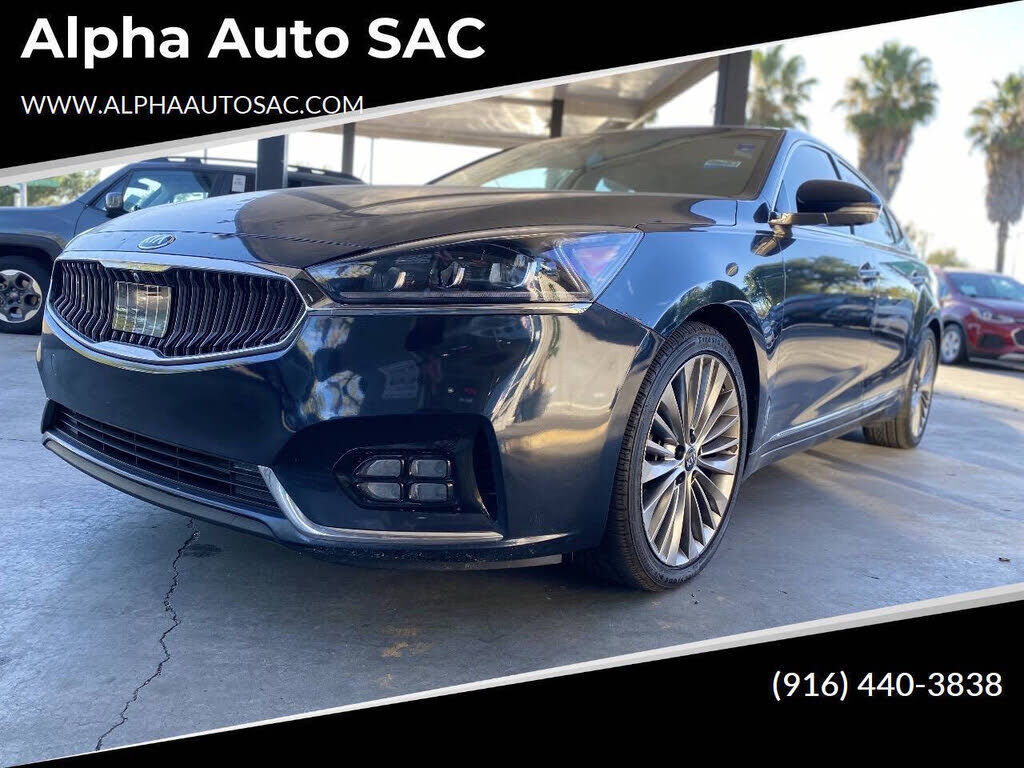2017 KIA Cadenza