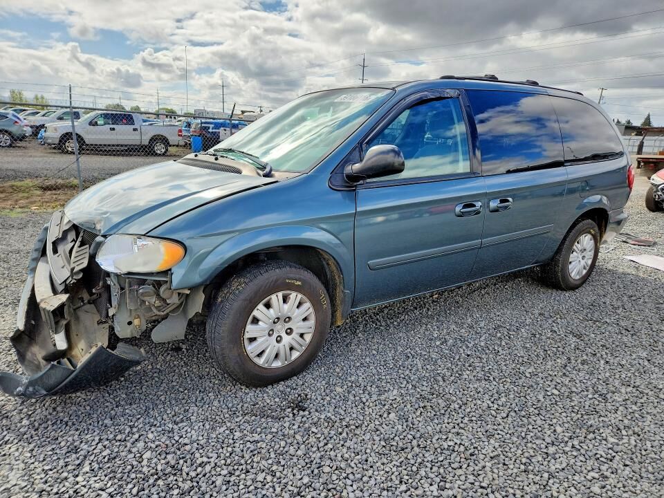 2005 CHRYSLER Town and Country