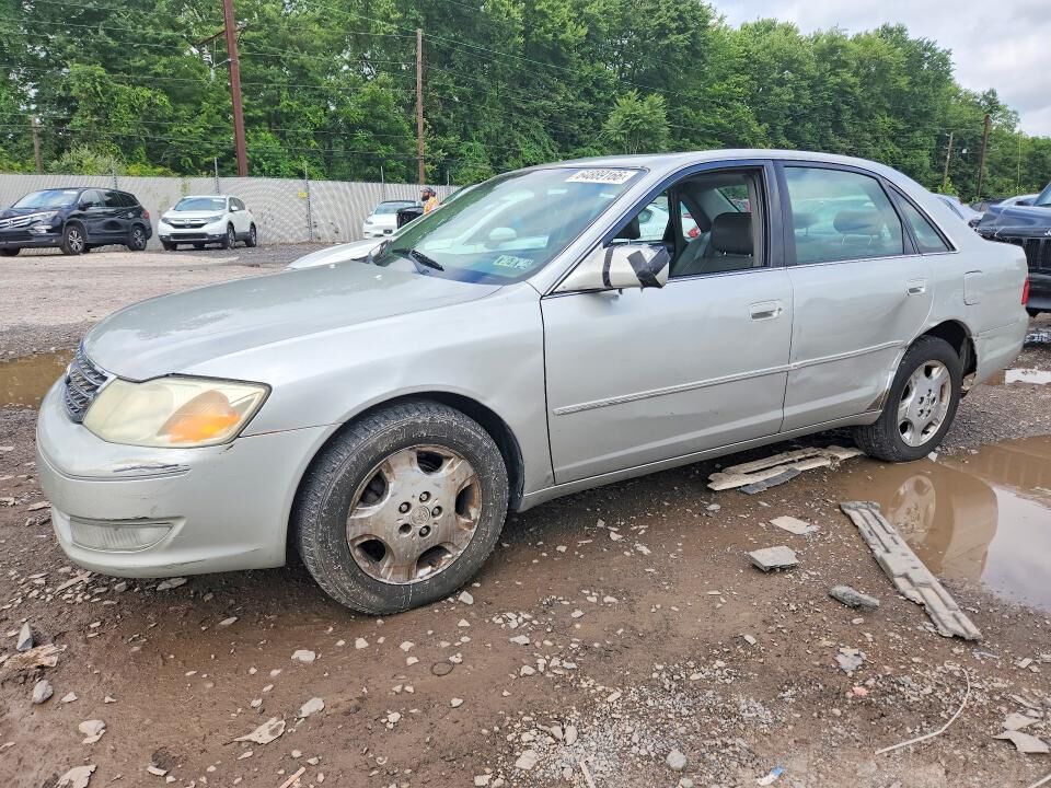 2004 TOYOTA Avalon