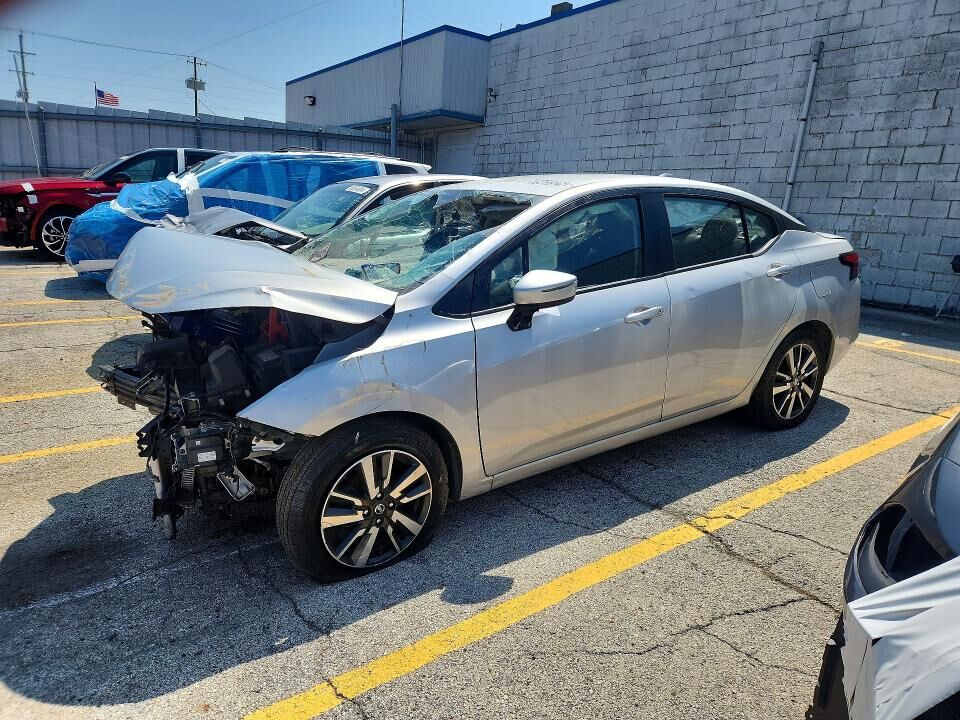 2021 NISSAN Versa