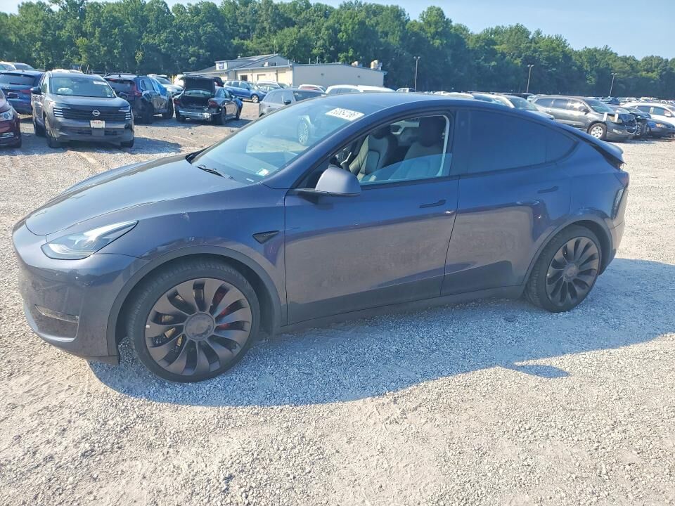 2023 TESLA Model Y